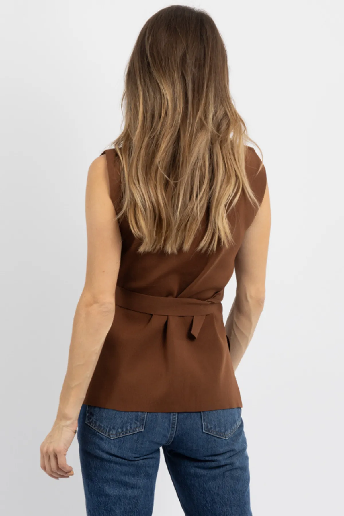 EAST END MOCHA BELTED SWEATER TANK